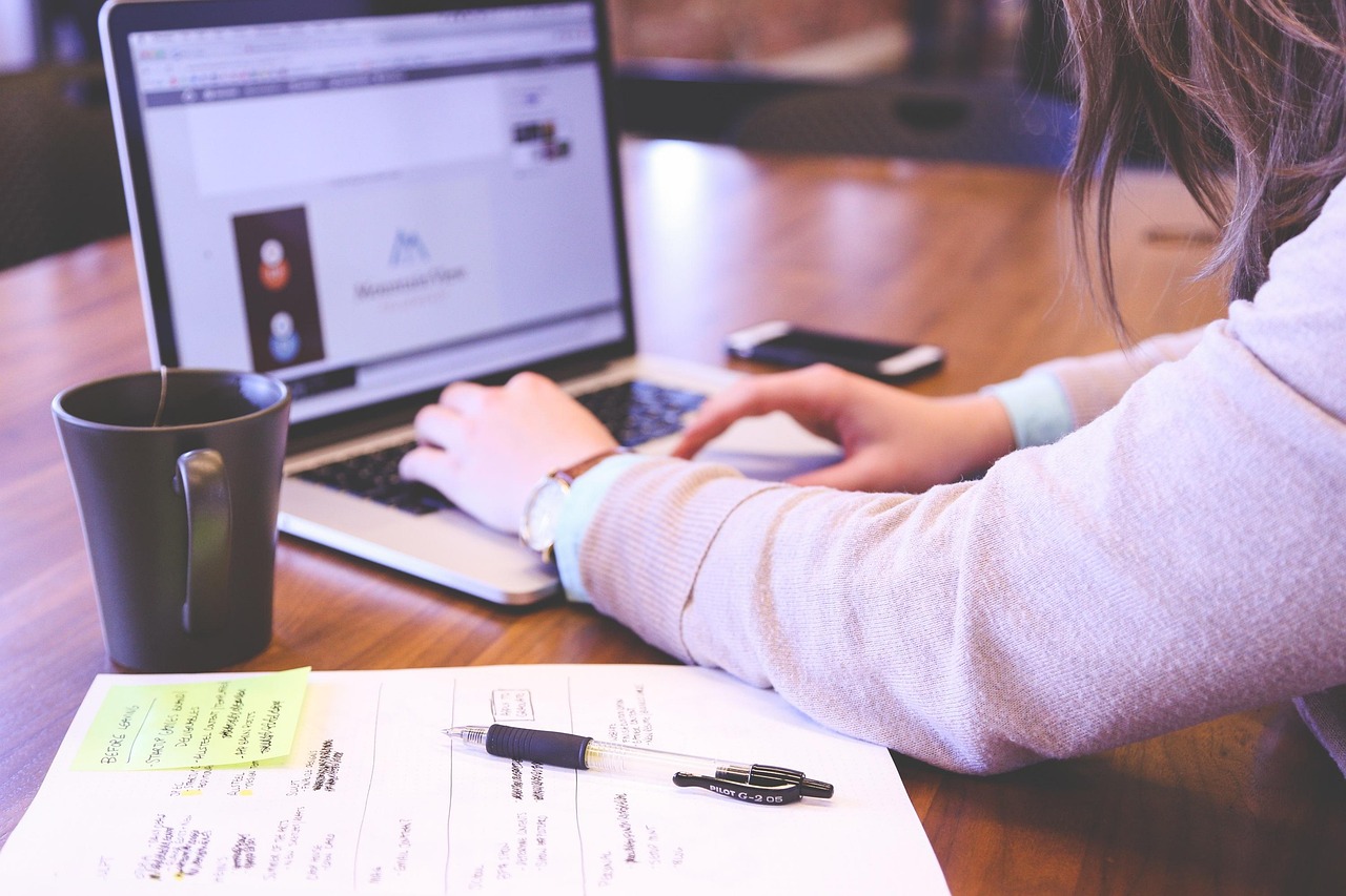 erstellen sie einen erfolgreichen businessplan mit strategischen analysen, finanziellen projektionen und klaren zielen. perfekt für start-ups und bestehende unternehmen, um investoren zu überzeugen und wachstum zu fördern.